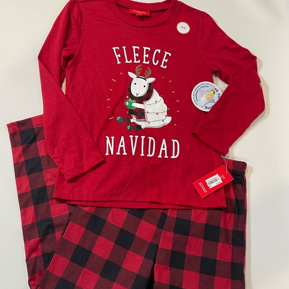 Feliz Navidad PJ’s Size 8. Unisex. 2 piece set. New With Tags.